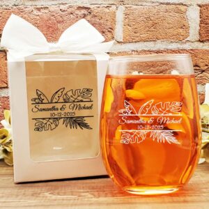 wine glass wedding favors tropical leaves